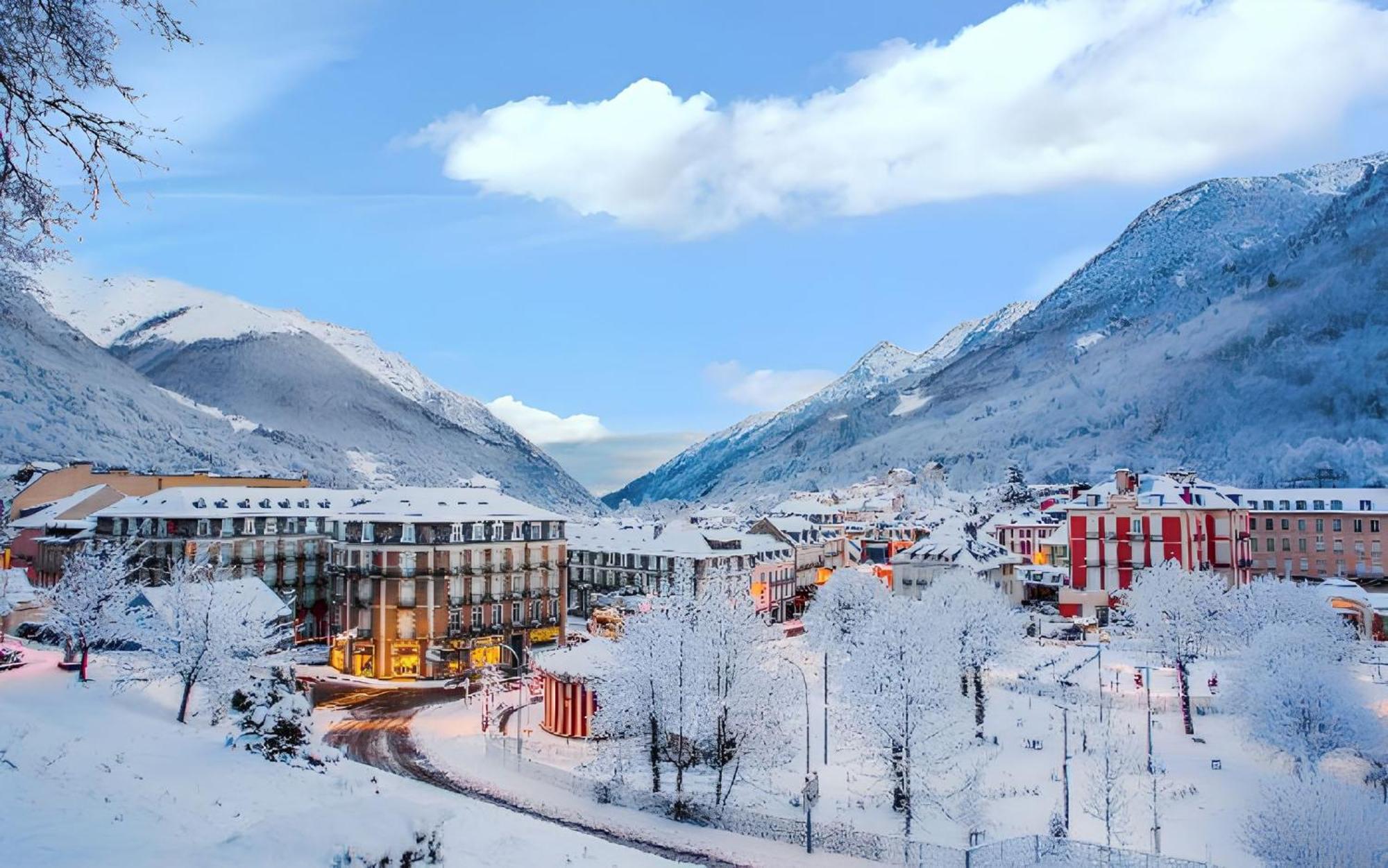 Appartement Charmant A Cauterets 27 M² Vue Sur La Ville ภายนอก รูปภาพ